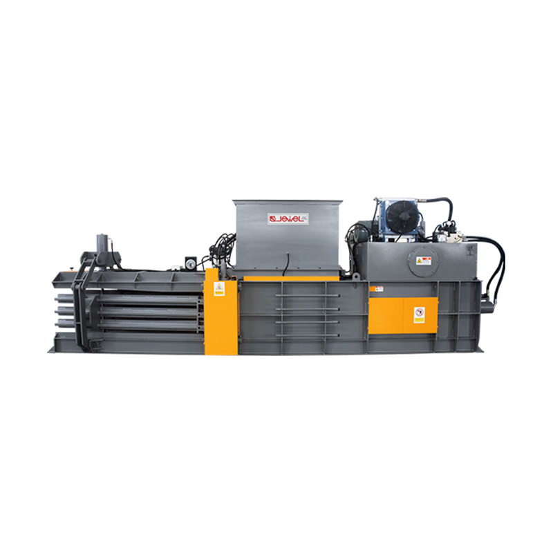Piccola pressa per balle a compressione orizzontale completamente automatica