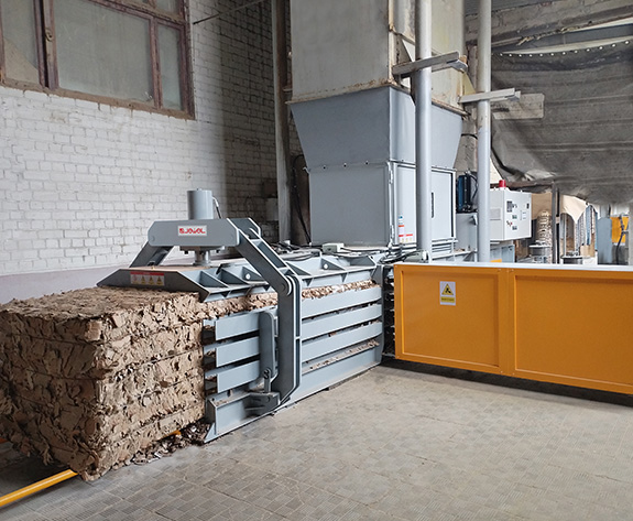 Sistema completamente automatico di rimozione dei rifiuti e raccolta delle polveri ad alta efficienza per fabbriche di cartone russe
