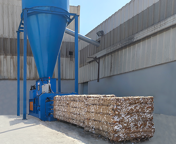 Soluzione economica per la pressatura dei rifiuti per una fabbrica di cartone dell'Oman